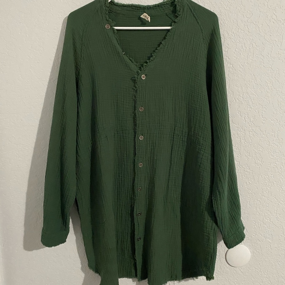 Green Button-Up Long Sleeve Shirt